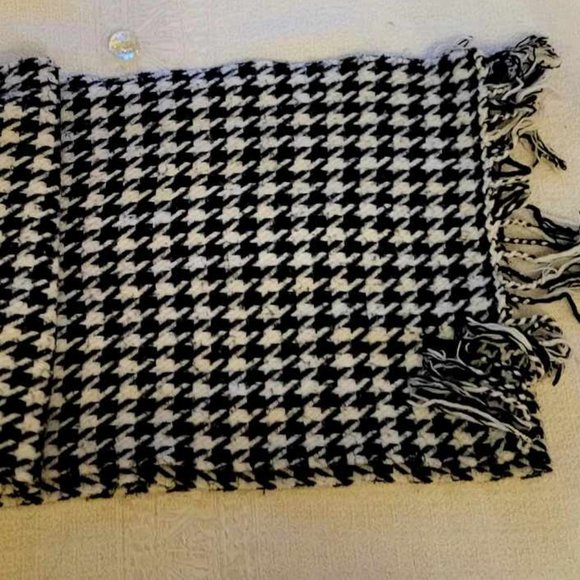 Vintage houndstooth patterned scarf / Foulard avec Motifs " Pied-de-poule " - Picture 7 of 15